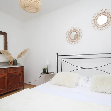Lola's Apartament