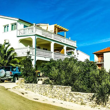 Lola's Apartament