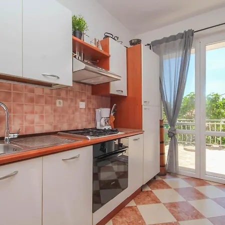 Lola's Apartament Tribalj