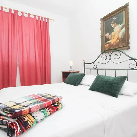 Lola's Apartament *