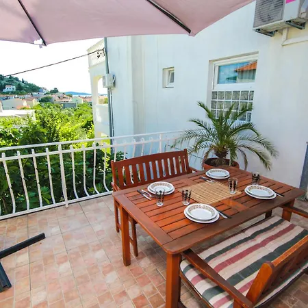 Apartament Lola's *