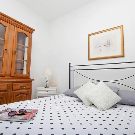 Lola's * Tribunj (Sibenik-Knin)