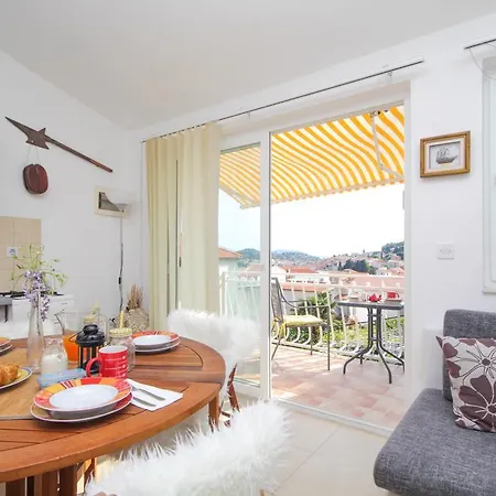 Lola's Apartament