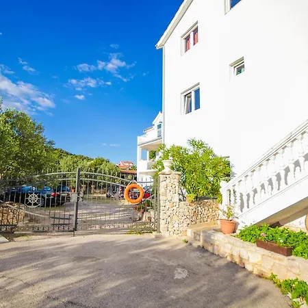 Lola's Apartament