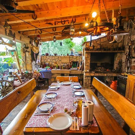 Lola's Apartamento *