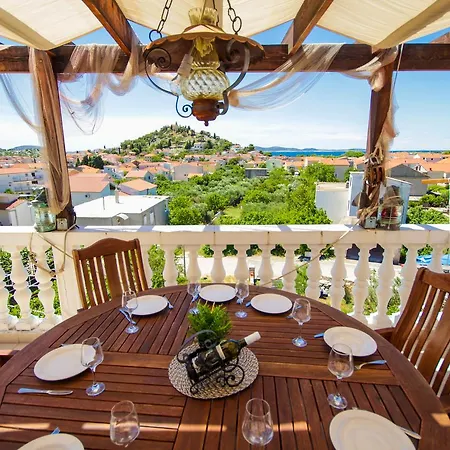 Lägenhet Lola's Tribalj