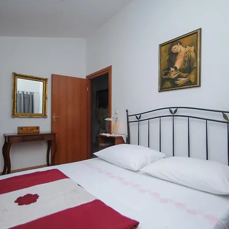 Apartment Lola's
