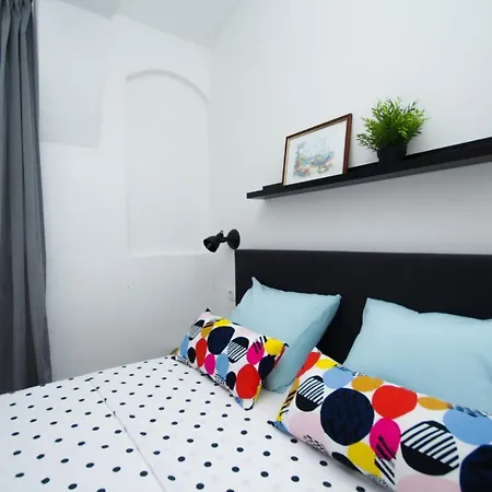 Lola's Apartment *