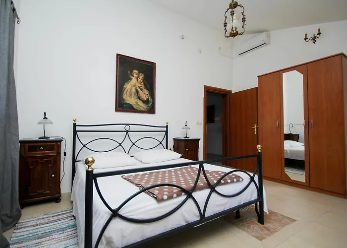 Lola's Apartament Tribalj