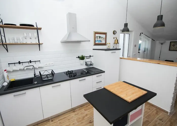 Lola's Apartament Tribalj