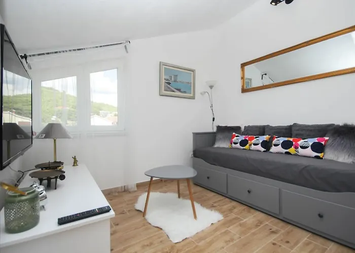 Lola's Apartament Tribalj