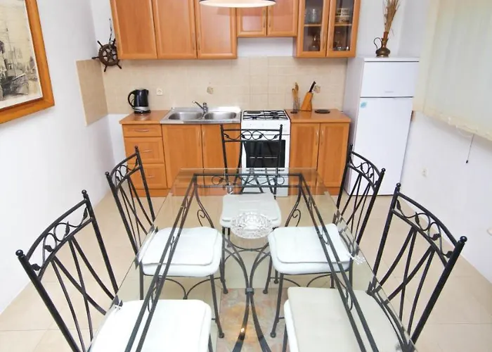 Lola's Apartament Tribalj