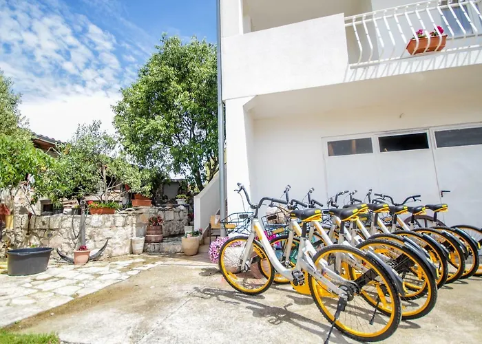 Lola's Apartament Tribalj